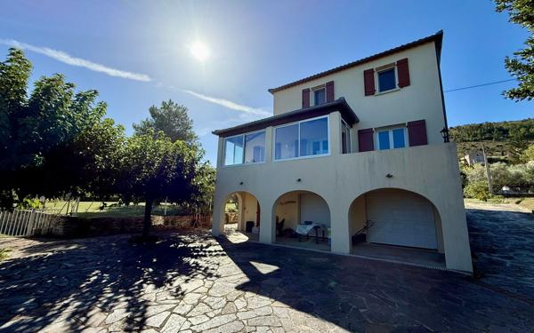 Maison à vendre    5 pièces •  Les Vans