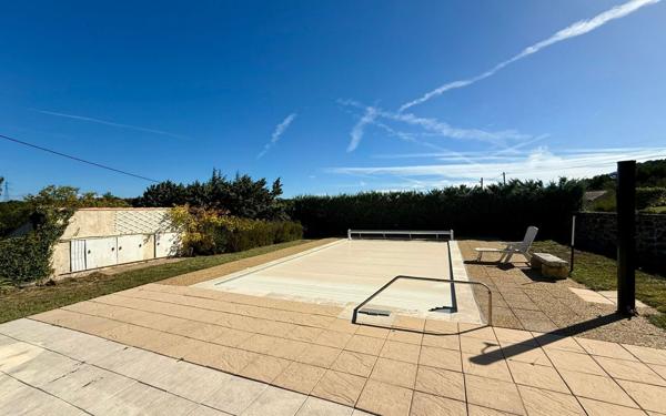 Maison à vendre    5 pièces •  Les Vans