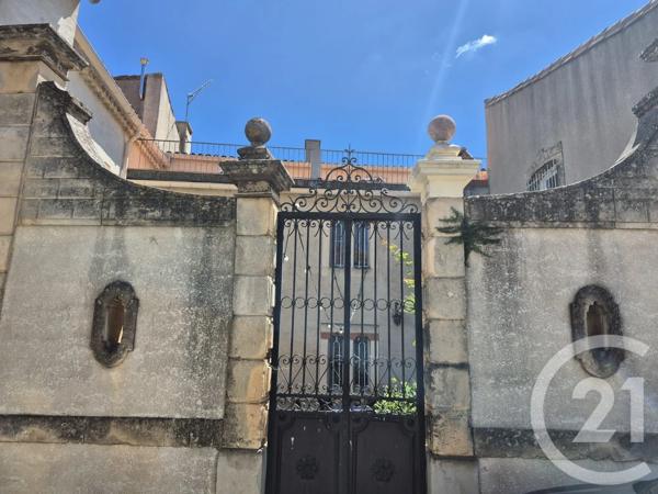 Maison à vendre  8 pièces - 290 m 2   AZILLE  - 11