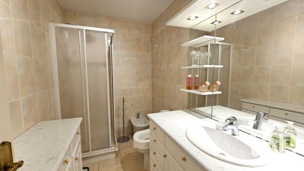Appartement à vendre 4 pièces 88 m² Antibes