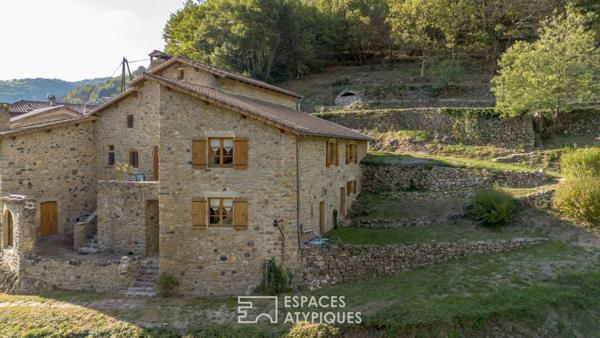 Ancienne ferme en pierre rénovée typique proche de Vals les bains