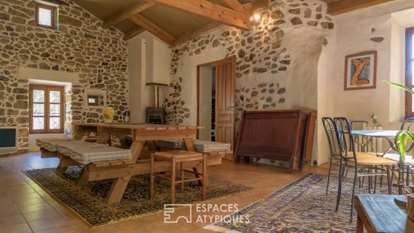 Ancienne ferme en pierre rénovée typique proche de Vals les bains