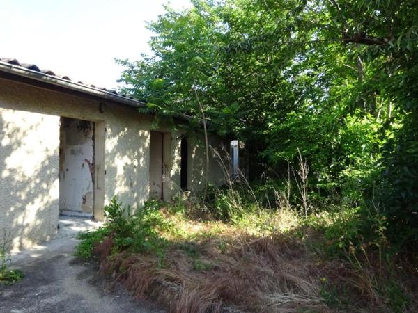 MAISON EN RUINE