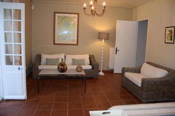 Mormoiron (84570) Beau domaine avec bâtisse, gîtes, chambre d'hôte, production de vins et d'huile d'olive