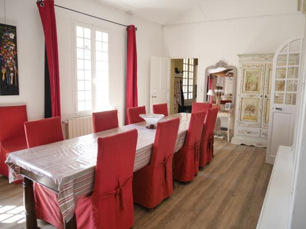 Mormoiron (84570) Beau domaine avec bâtisse, gîtes, chambre d'hôte, production de vins et d'huile d'olive