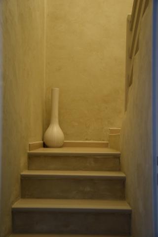 Mormoiron (84570) Beau domaine avec bâtisse, gîtes, chambre d'hôte, production de vins et d'huile d'olive