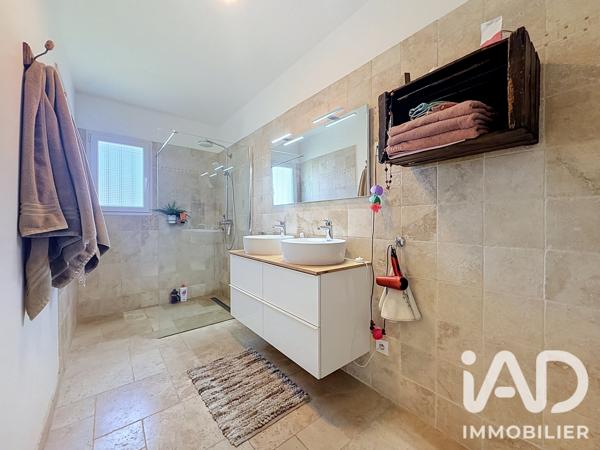 Maison à vendre 8 pièces 245 m² Istres