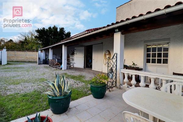 Maison de pays Hyper Centre Muron 6 pièces 171 m2 - 2 grands garages - belle parcelle de terrain close