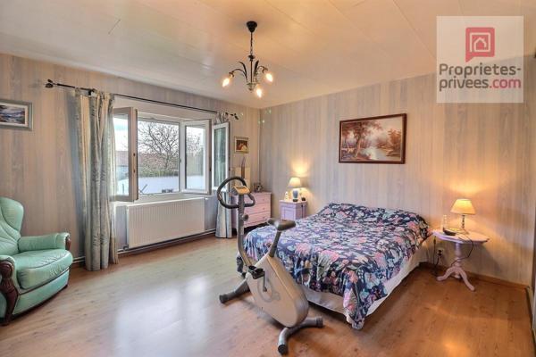 Maison de pays Hyper Centre Muron 6 pièces 171 m2 - 2 grands garages - belle parcelle de terrain close