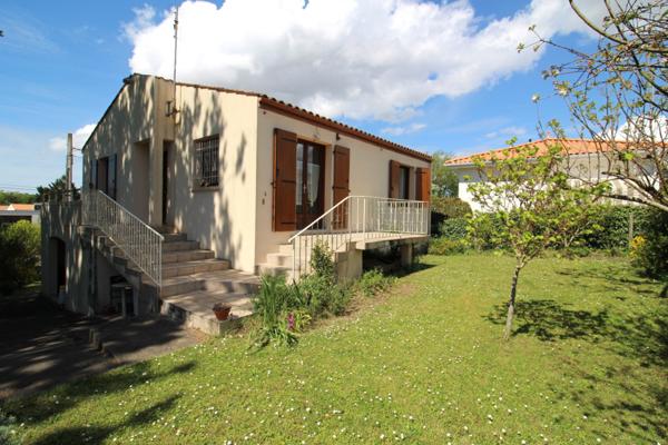À 900 m de la plage de Vallières, maison 3 chambres