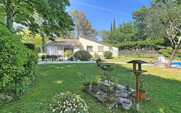 Maison à vendre    4 pièces • 111 m2 Roquefort-les-Pins