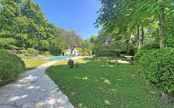Maison à vendre    4 pièces • 111 m2 Roquefort-les-Pins