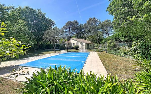 Maison à vendre    4 pièces • 111 m2 Roquefort-les-Pins