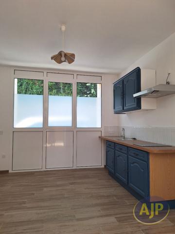 Appartement à louer Pons : 2 pièces, 29m² avec 1 chambre(s) à 430€ - AJP Immobilier Pons