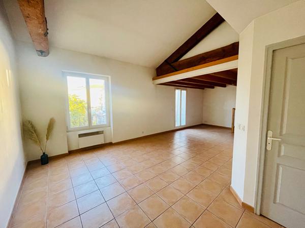 SAINT CANNAT - Appartement 3 pièces de 66 m² avec terrasse et parking