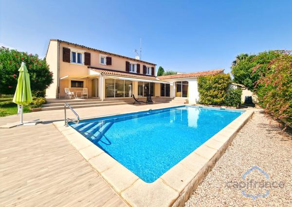 Villa individuelle de 222m² - 8 pièces avec véranda sur terrain arboré de 830m² - Piscine - DPE B