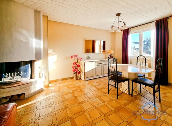 Villa individuelle de 222m² - 8 pièces avec véranda sur terrain arboré de 830m² - Piscine - DPE B