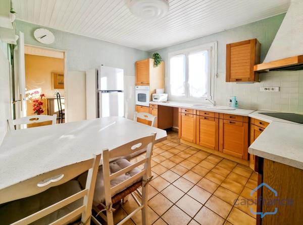 Villa individuelle de 222m² - 8 pièces avec véranda sur terrain arboré de 830m² - Piscine - DPE B