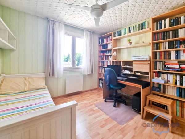 Villa individuelle de 222m² - 8 pièces avec véranda sur terrain arboré de 830m² - Piscine - DPE B