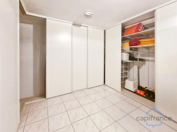 Villa individuelle de 222m² - 8 pièces avec véranda sur terrain arboré de 830m² - Piscine - DPE B