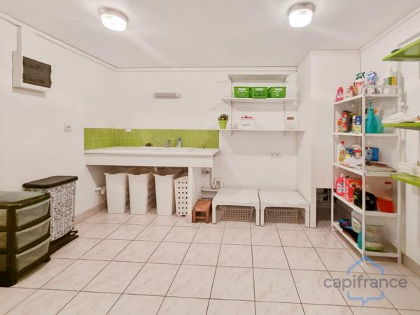 Villa individuelle de 222m² - 8 pièces avec véranda sur terrain arboré de 830m² - Piscine - DPE B