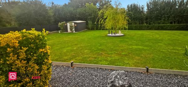 Maison plain pied  sur 1229 m² de terrain