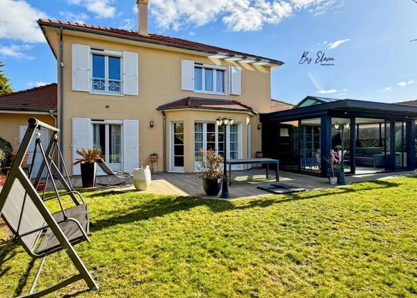 À vendre – Villa Kaufman & Broad avec véranda haut de gamme – 190 m² – Grand jardin paysager – 77600 Bussy-Saint-Georges