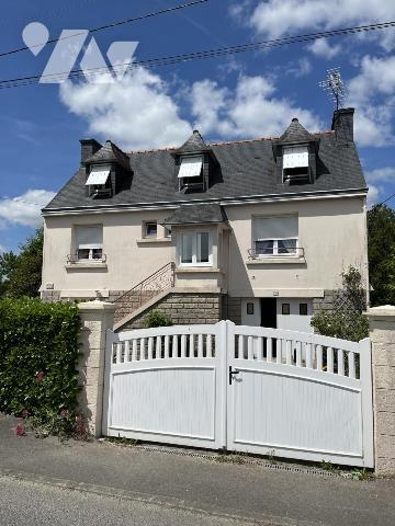 MAISON - PLEUVEN