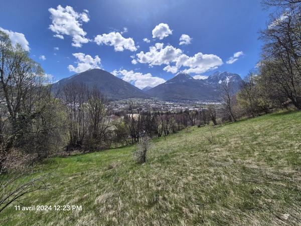 Terrain Constructible proche Centre Ville calme nature