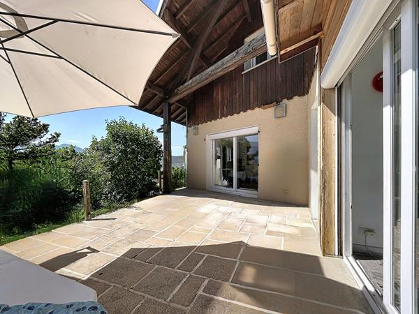 Maison familiale de 131 m², 5 chambres, vue lac et montagnes sur 1 511 m² de terrain à MOUXY