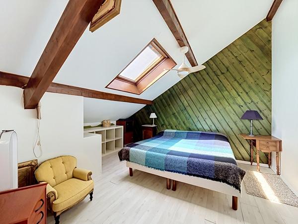 Maison familiale de 131 m², 5 chambres, vue lac et montagnes sur 1 511 m² de terrain à MOUXY