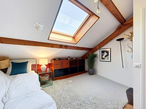 Maison familiale de 131 m², 5 chambres, vue lac et montagnes sur 1 511 m² de terrain à MOUXY