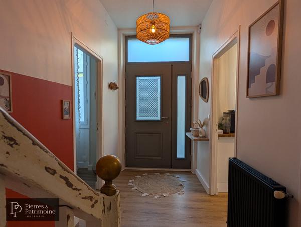 Maison en pierre rénovée avec jardin et dépendances au cœur de Mézin