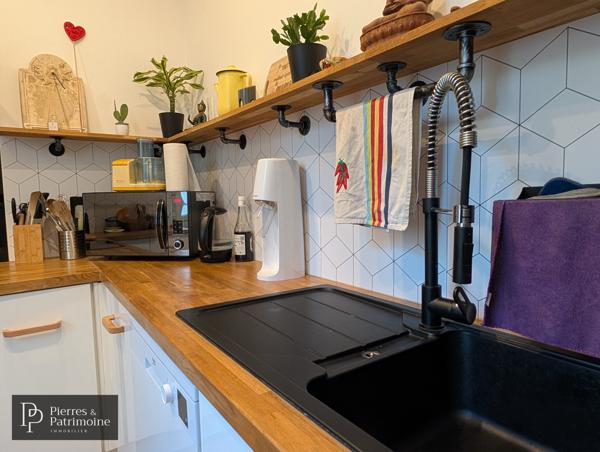 Maison en pierre rénovée avec jardin et dépendances au cœur de Mézin