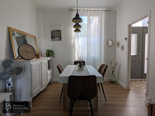 Maison en pierre rénovée avec jardin et dépendances au cœur de Mézin