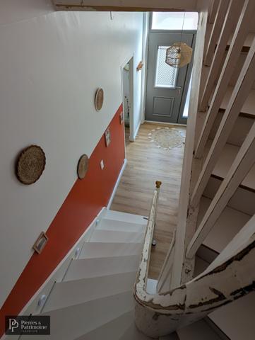 Maison en pierre rénovée avec jardin et dépendances au cœur de Mézin