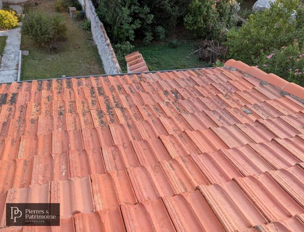 Maison en pierre rénovée avec jardin et dépendances au cœur de Mézin