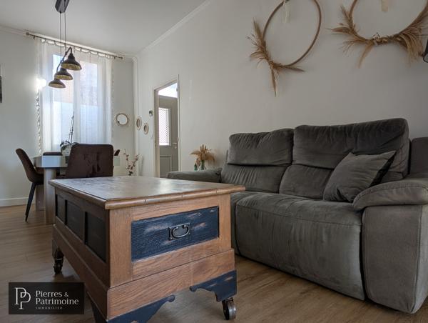 Maison en pierre rénovée avec jardin et dépendances au cœur de Mézin
