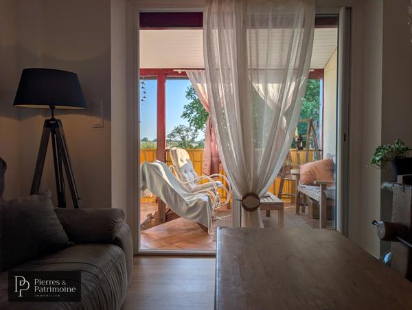 Maison en pierre rénovée avec jardin et dépendances au cœur de Mézin