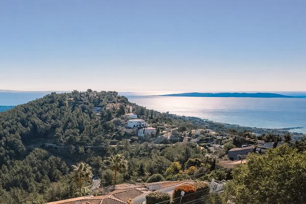 Hyères () Villa • Mont des Oiseaux, Hyères