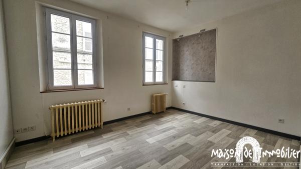 Location Spacieux appartement - 6 pièces - 192m² - Garage - COGNAC Quartier piéton