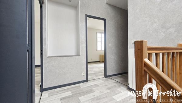 Location Spacieux appartement - 6 pièces - 192m² - Garage - COGNAC Quartier piéton