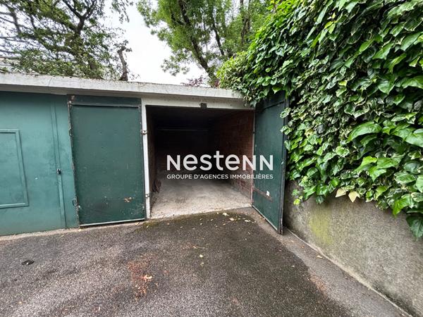 ISSY LES MOULINEAUX - BOX ferme