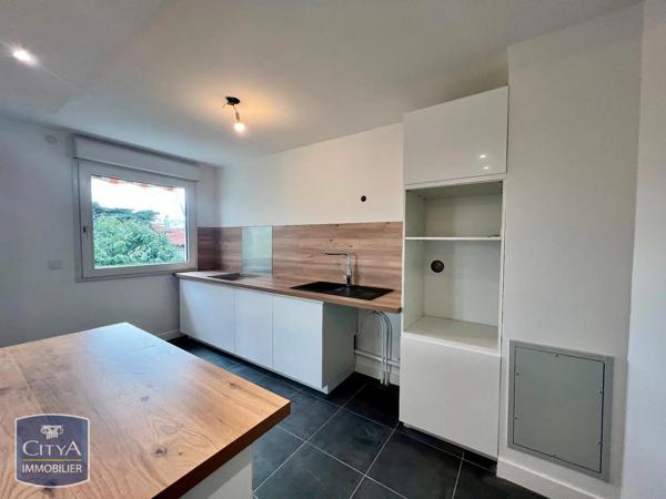 Appartement à louer 4 pièces 102m² Lyon 8e Arrondissement (69008)