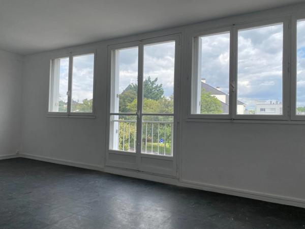 Appartement à vendre - 2 CHAMBRES (POSSIBLE 3) - PLEIN CENTRE SAINT CYR SUR LOIRE