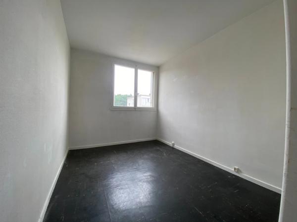 Appartement à vendre - 2 CHAMBRES (POSSIBLE 3) - PLEIN CENTRE SAINT CYR SUR LOIRE