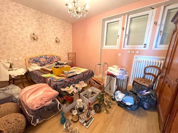 Bâtiment insolite 350 m²