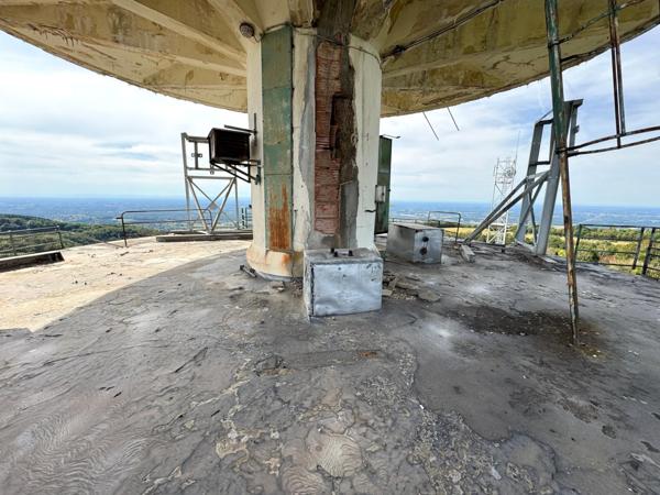 Bâtiment insolite 350 m²