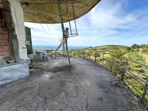 Bâtiment insolite 350 m²