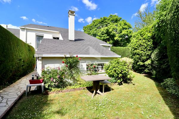 Maison familiale Noisiel 6 pièces - RER à 5 minutes à pied